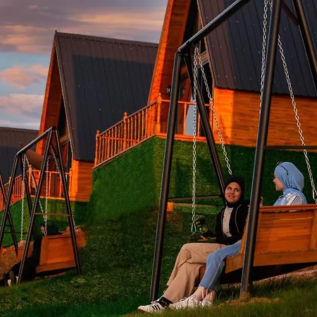 Galaxy Bungalows Kır Evi